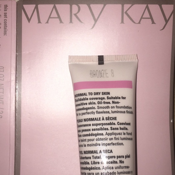 Mary Kay Timewise Luminous-wear liquid foundation - Picture 4 of 8
